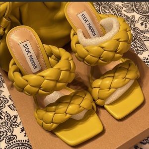 🔵 STEVE MADDEN KENLEY SANDAL SZ 6